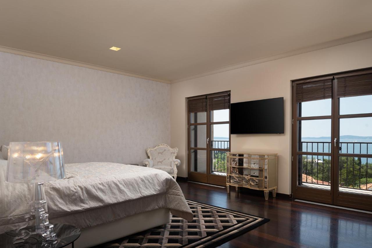 Villa Exclusive Marnano - Center Split