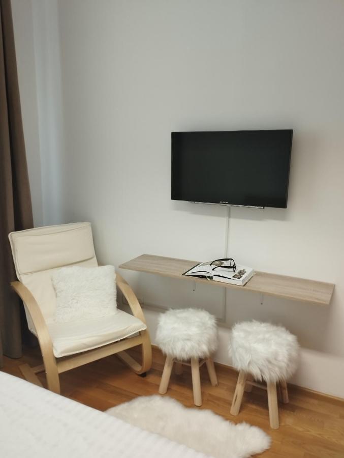 Apartment Bella Vista - Cozy With Easy Check-in And Free Parking Split