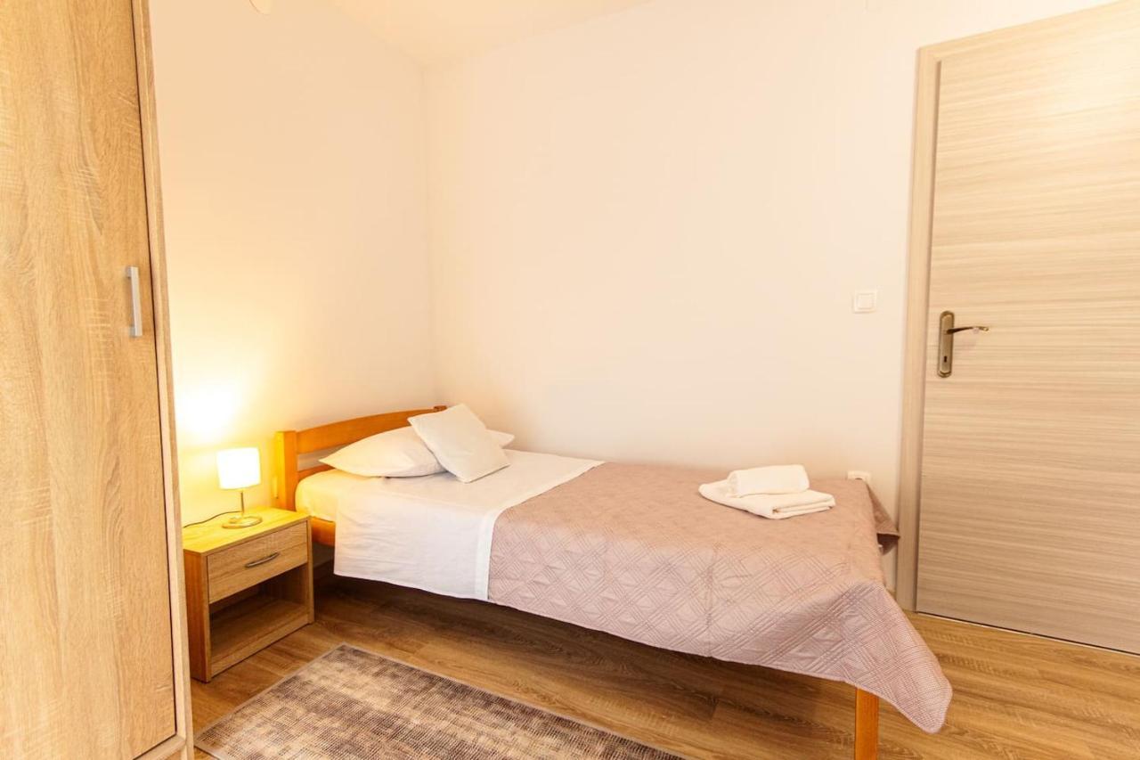 Apartment Large Stylish 3 Bedroom Nancy For 5 People *