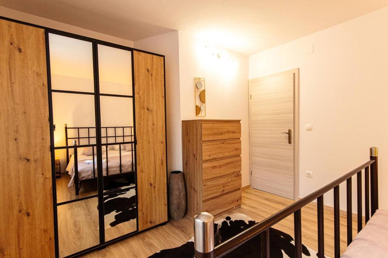 Apartment Large Stylish 3 Bedroom Nancy For 5 People