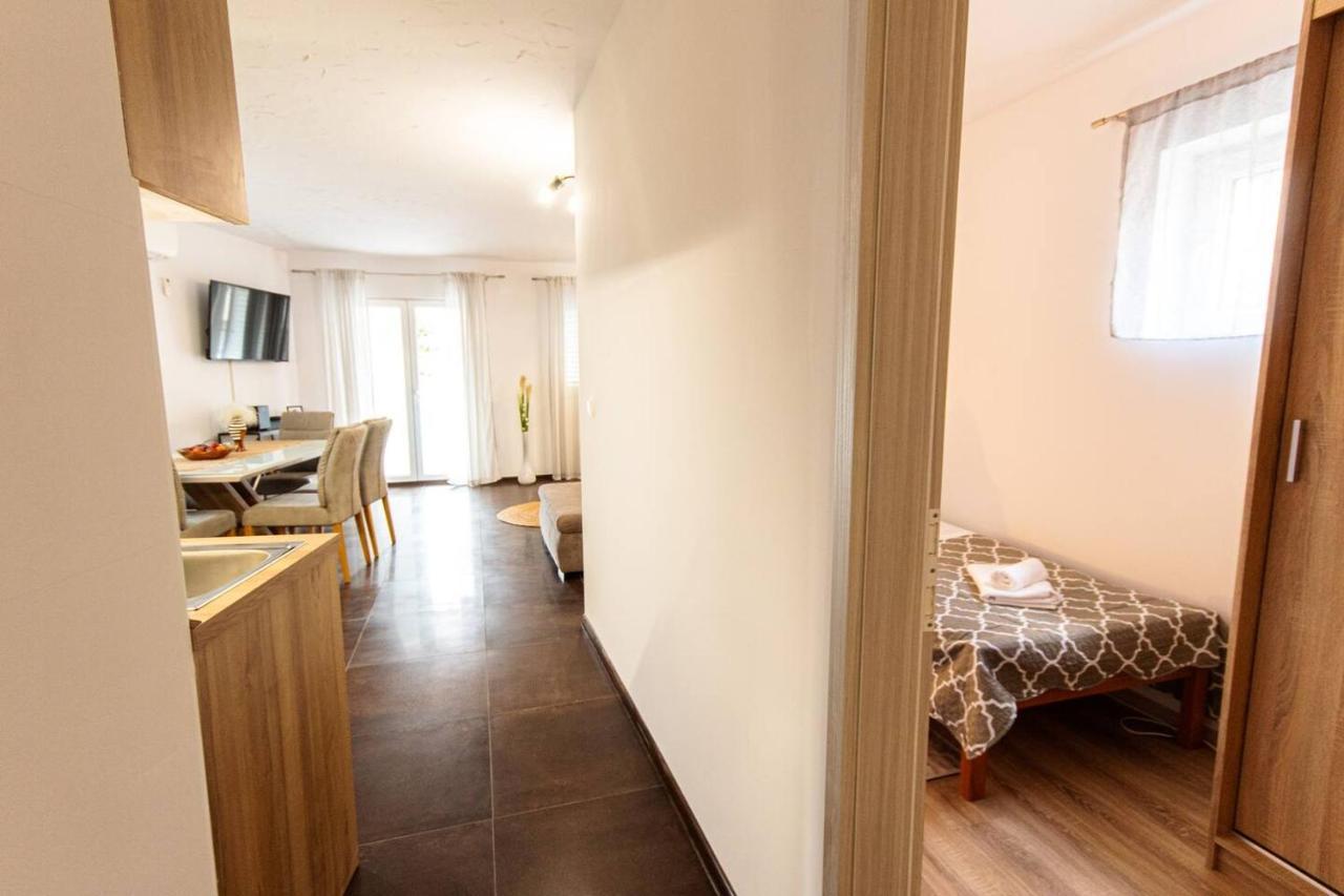 Large Stylish 3 Bedroom Nancy For 5 People