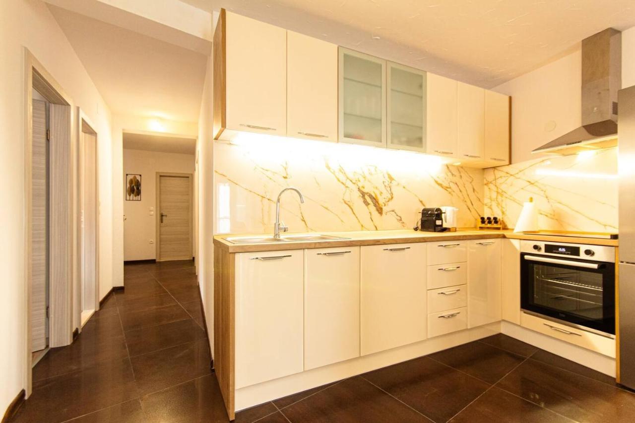 Large Stylish 3 Bedroom Nancy For 5 People * Split