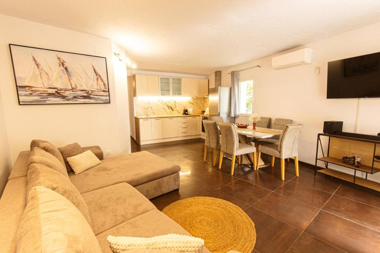 Apartment Large Stylish 3 Bedroom Nancy For 5 People *