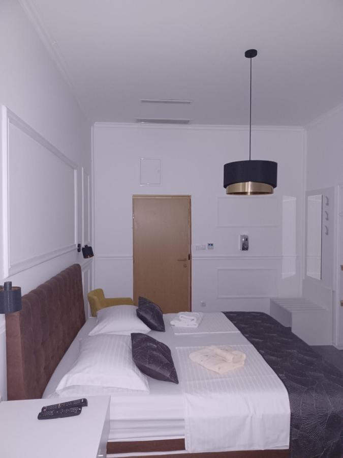 Black Hotel Split