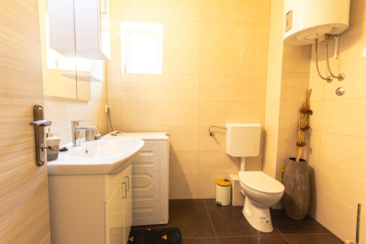 Apartment Large Stylish 3 Bedroom Nancy For 5 People Split