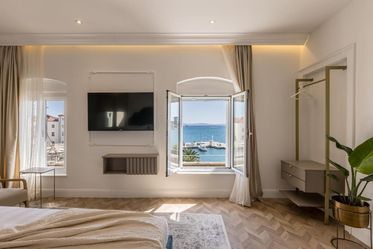 Finest 2 Apartment Split