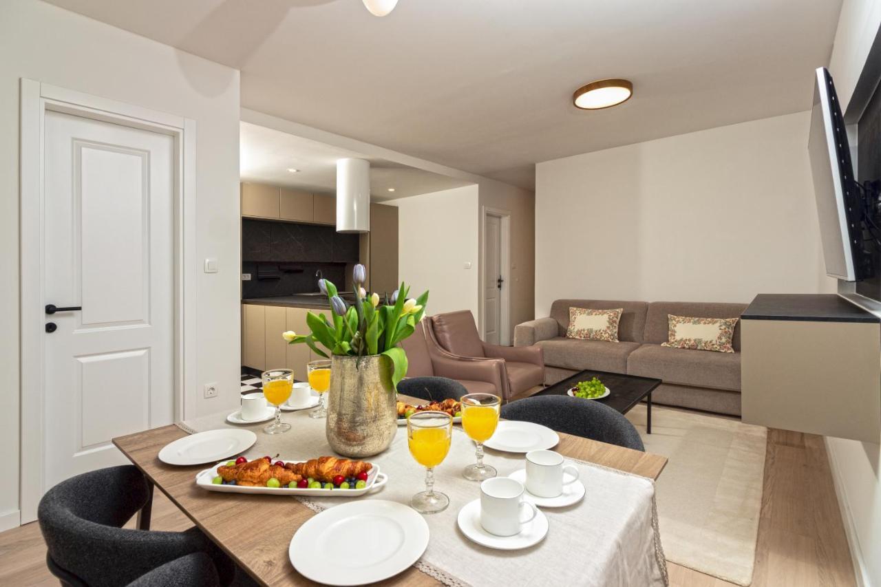 Triumphus Apartment