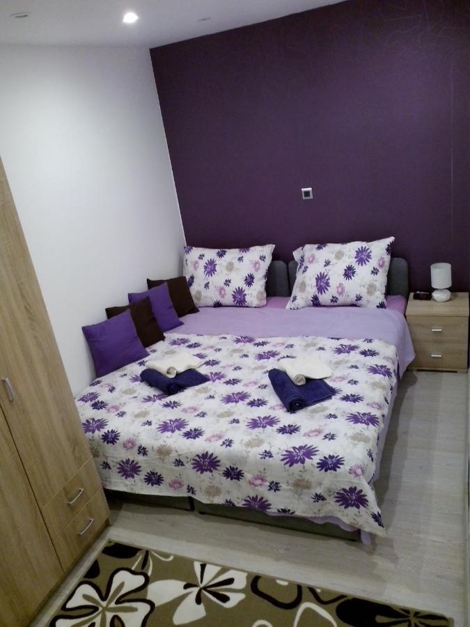Purple & Apple Green Appartement *