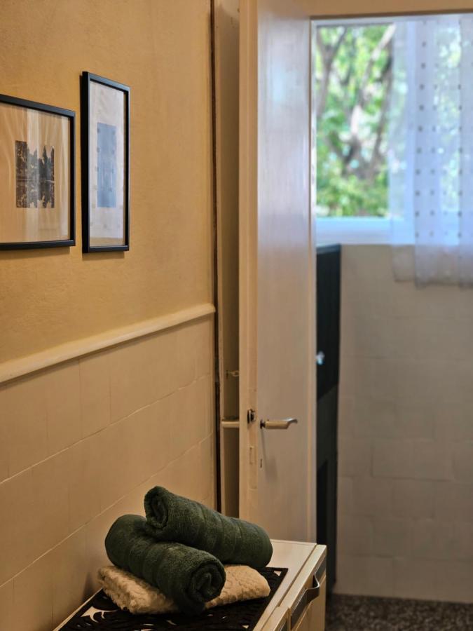 Quiet 2br Apt * Split