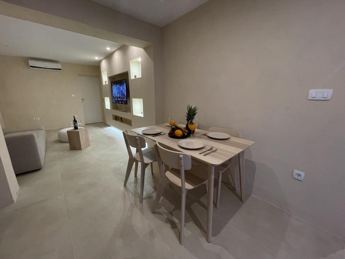 Apartment Cozy Matijas With Private Parking And Terrace Split