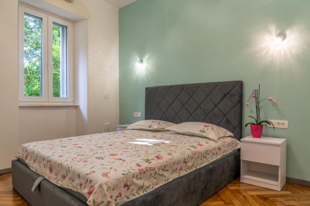 Apartment Garden In The Center *