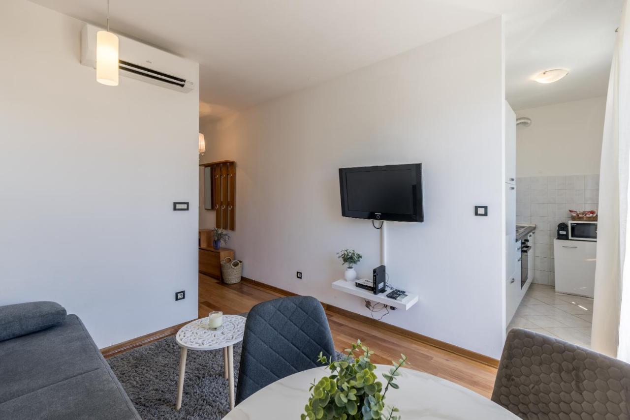 Apartment Karoglan Split