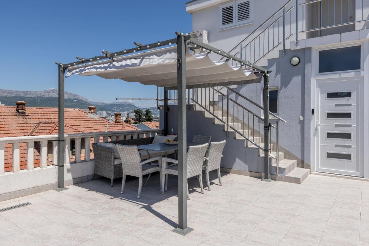 Park With Terrace Apartment