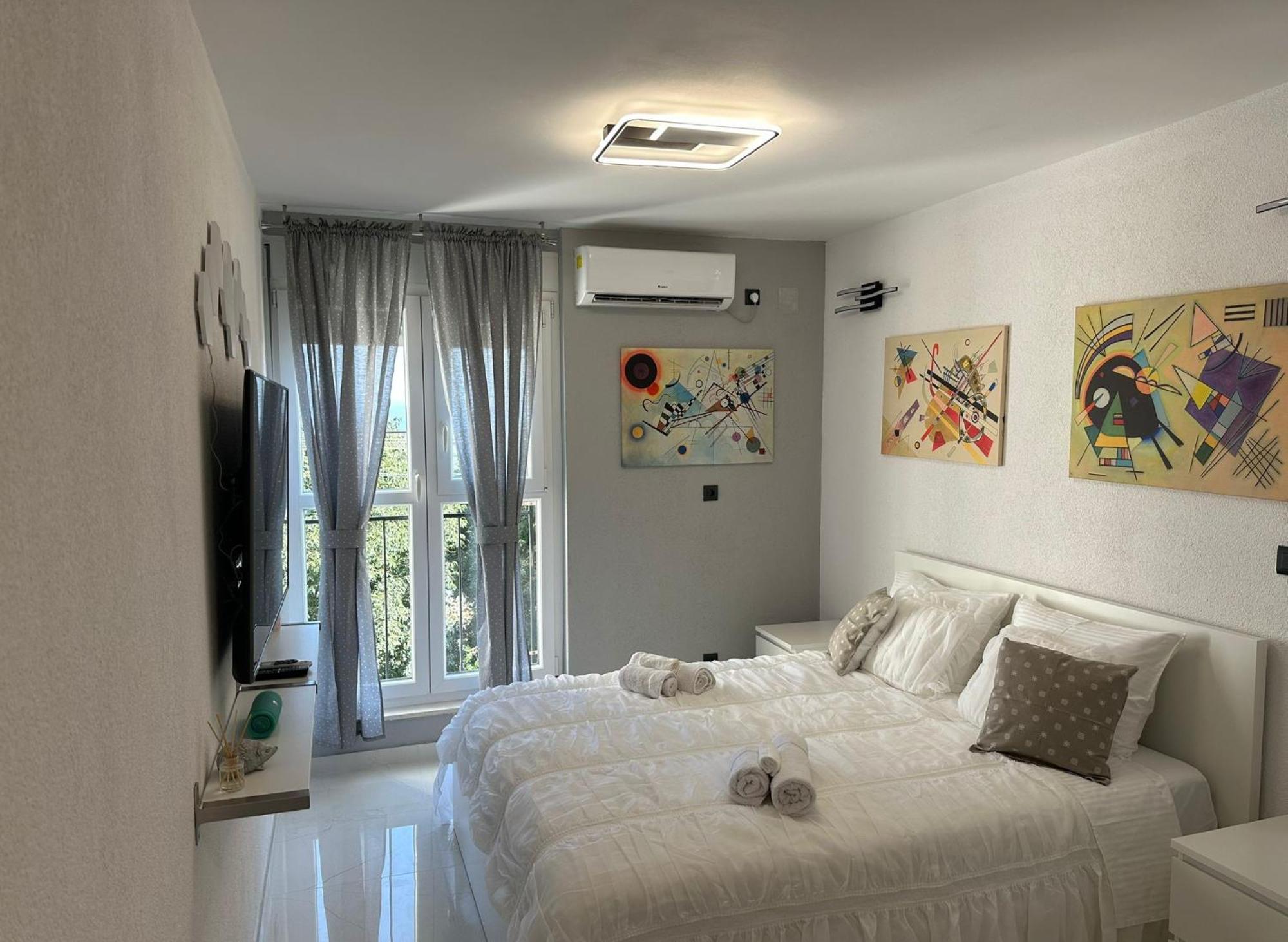 Apartment Cloud9 Split