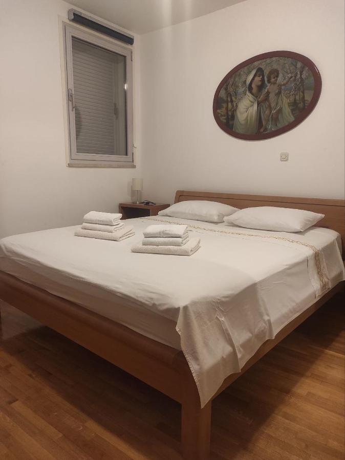 Luxury Tina By The Znjan Apartment