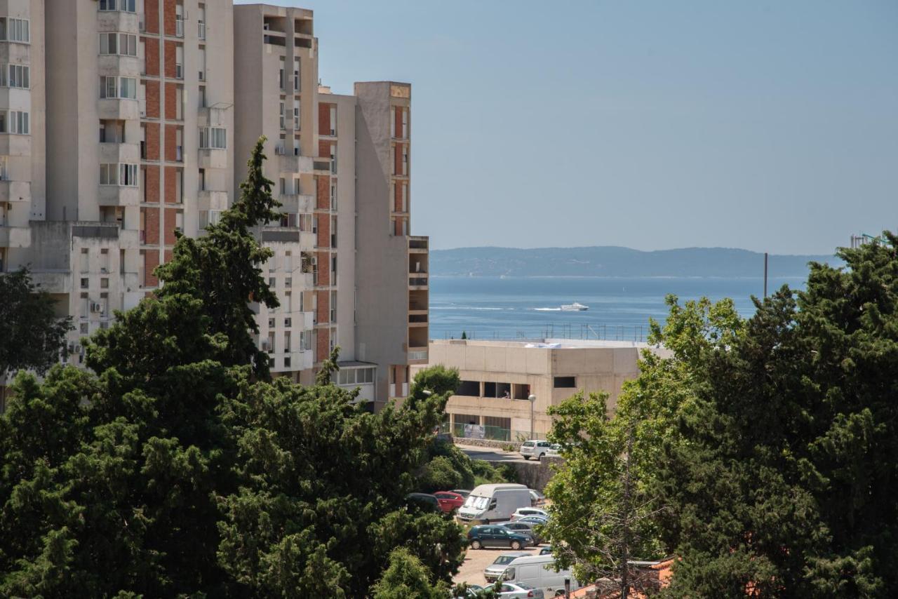 Sunnyrose - Walking Distance From Znjan - Free Public Parking - Huge Balcony Apartman Split