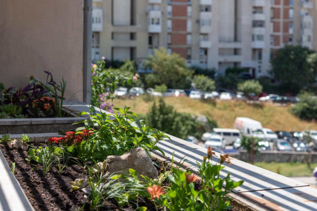 Sunnyrose - Walking Distance From Znjan - Free Public Parking - Huge Balcony Apartman Split
