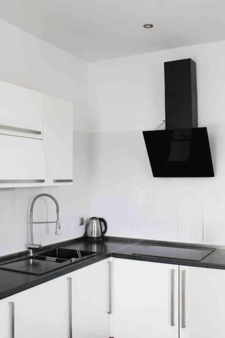 Modern For 2 In The Center Of The Town