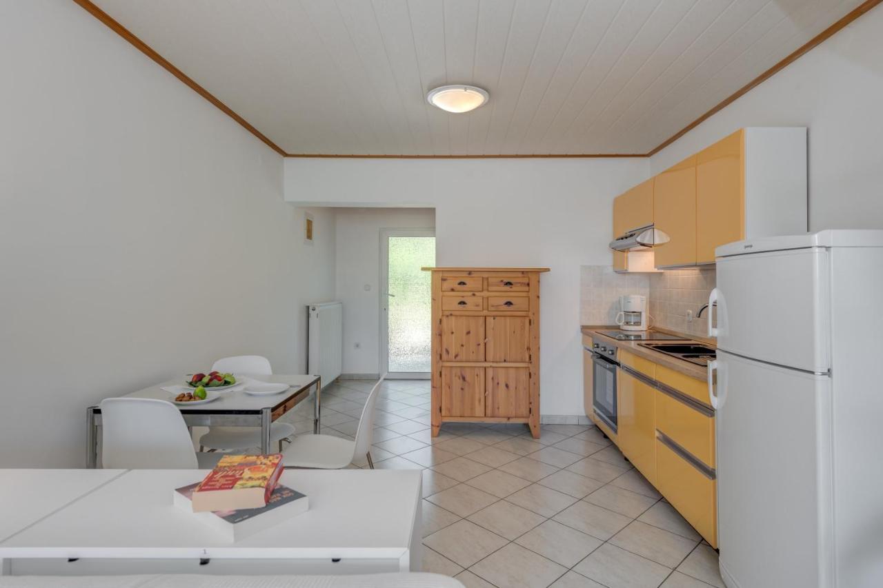 Apartment Beachfront With Balcony And Parking