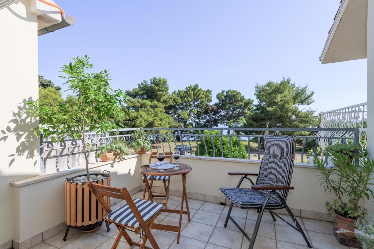 Apartment Beachfront With Balcony And Parking Split