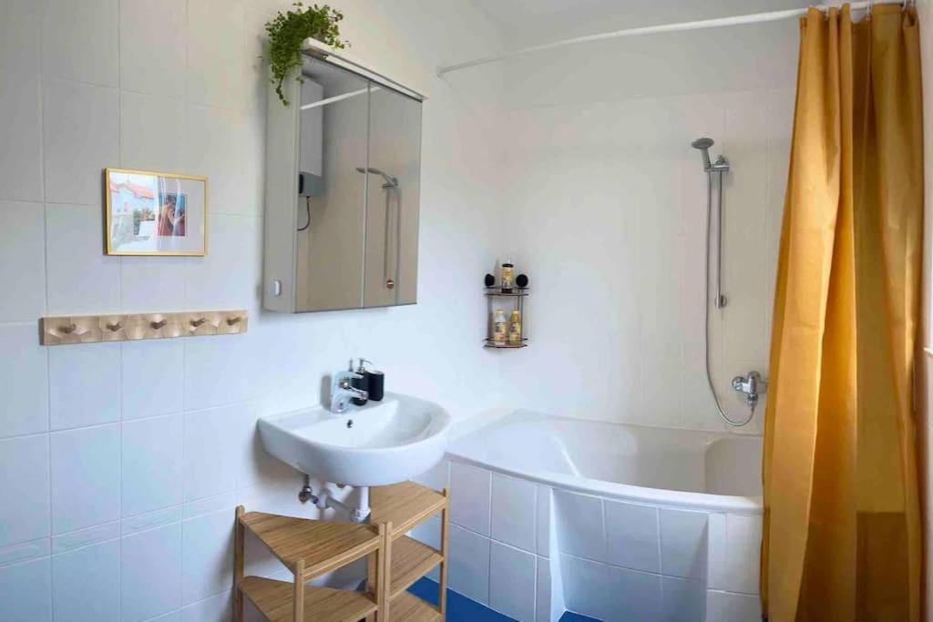 Apartment Welcome Split