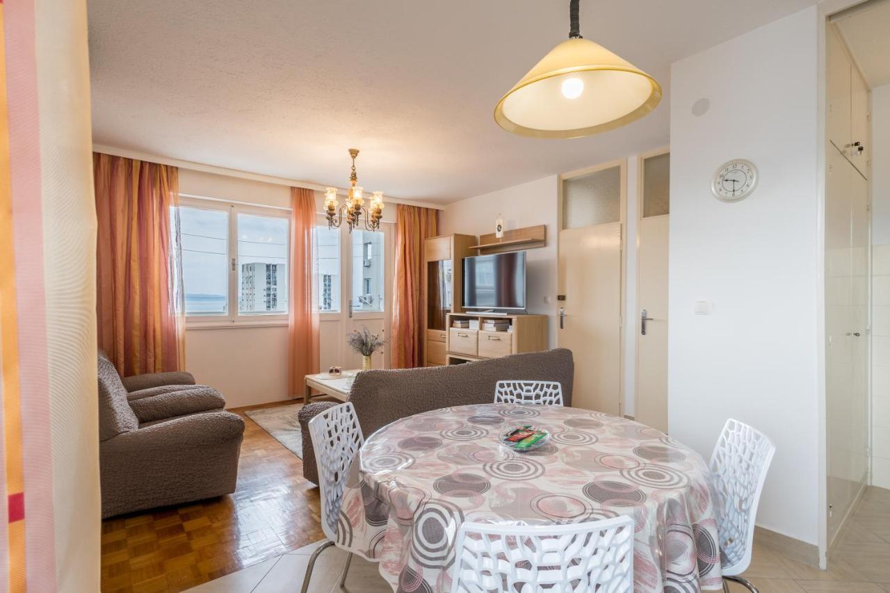 Apartment Issa & Sea View *