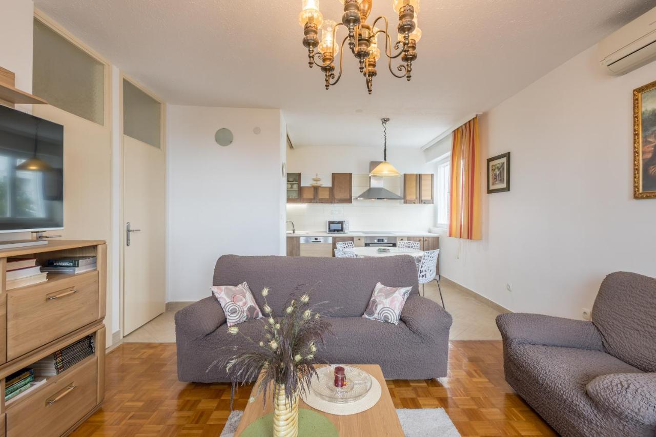 Apartment Issa & Sea View Split