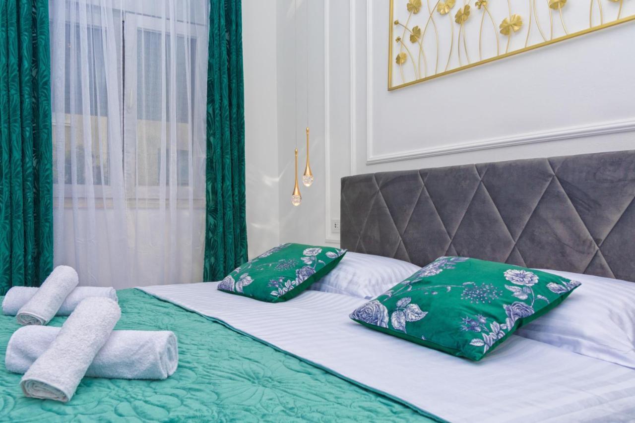 Anachi Apartment Split