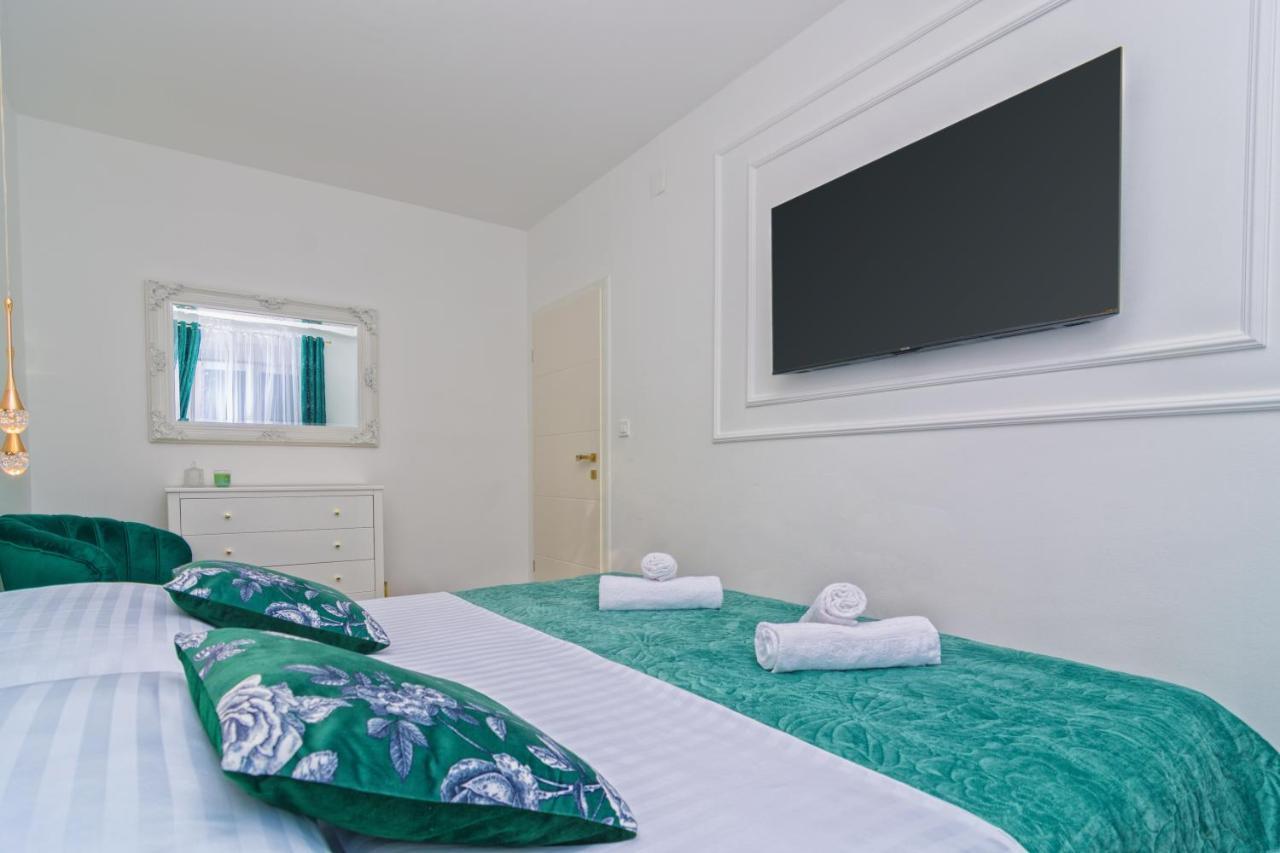 Anachi Apartment Split