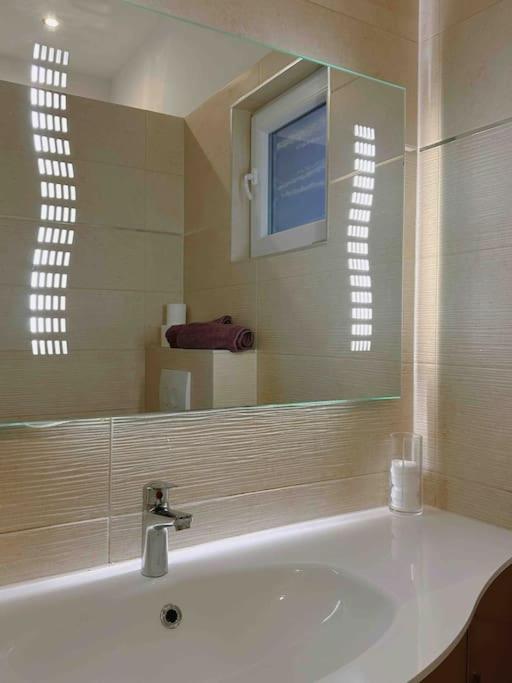 Apartment Modern For 2 In The Center Of The Town Split