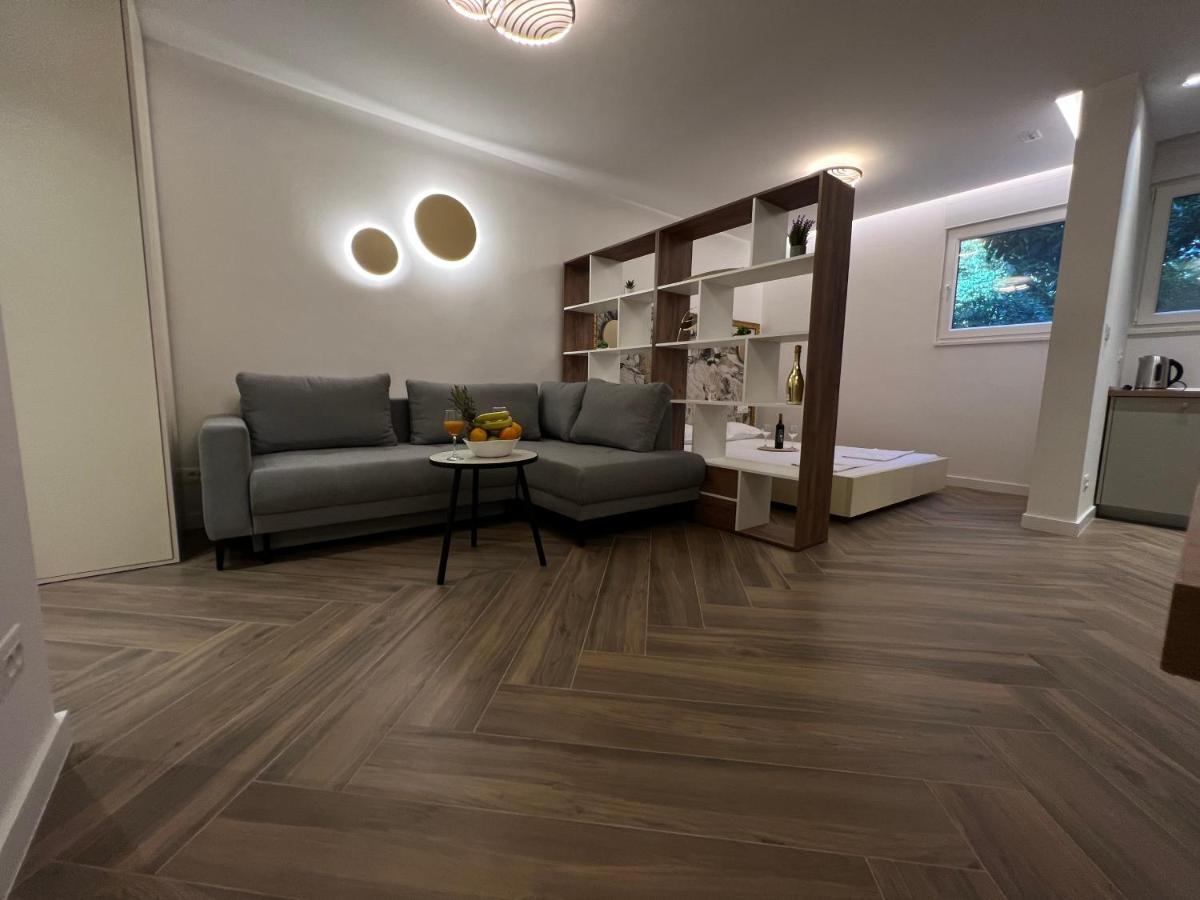 Apartment Golden Cube *