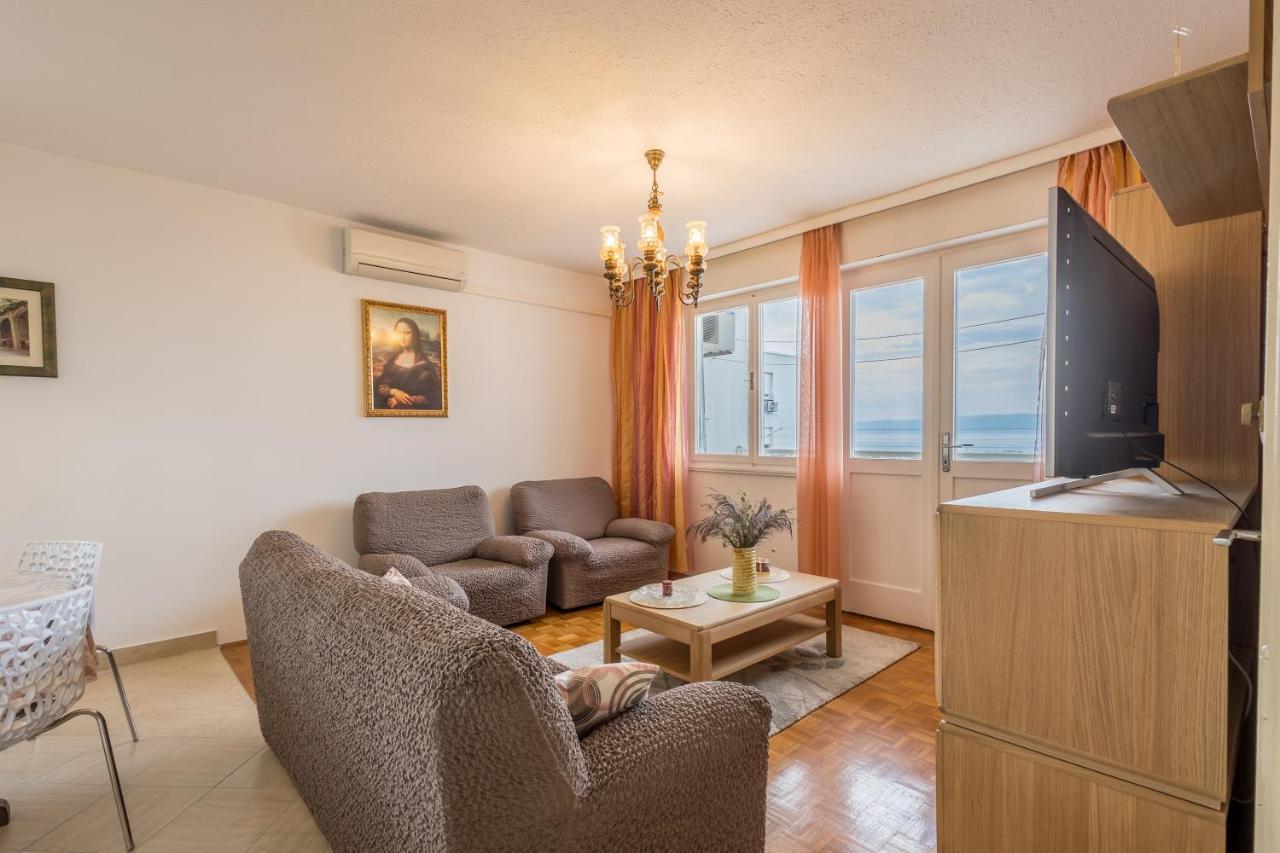 Issa & Sea View Apartment Split
