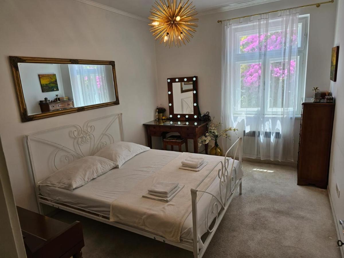 Db Interiors * Split