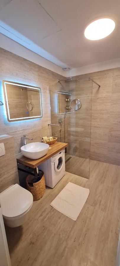 Riva Apartments Guest house