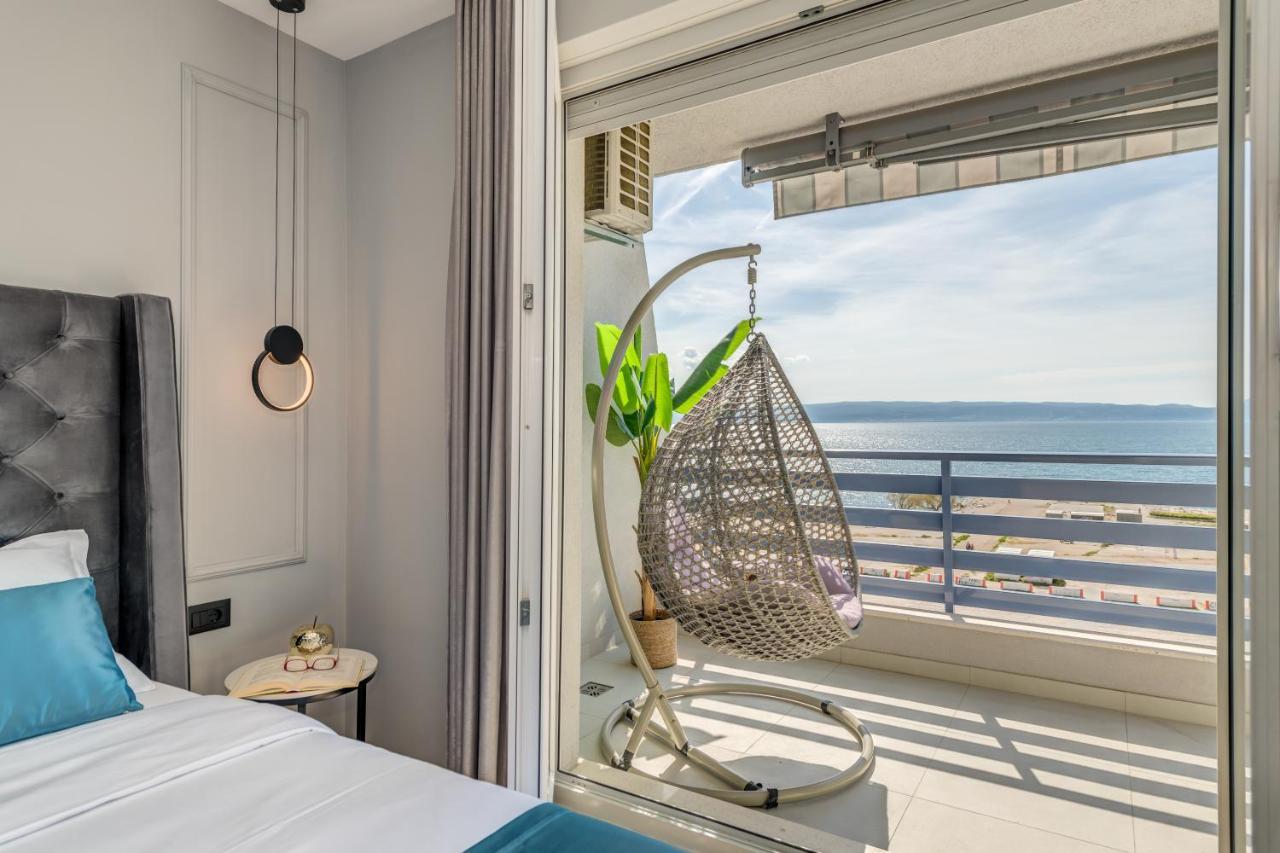 Beachfront Znjan Apartment