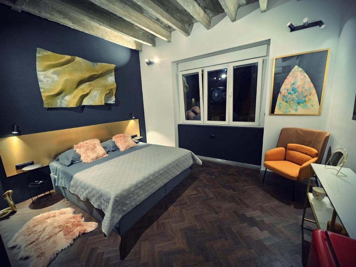 Booza 9 Luxury * Split