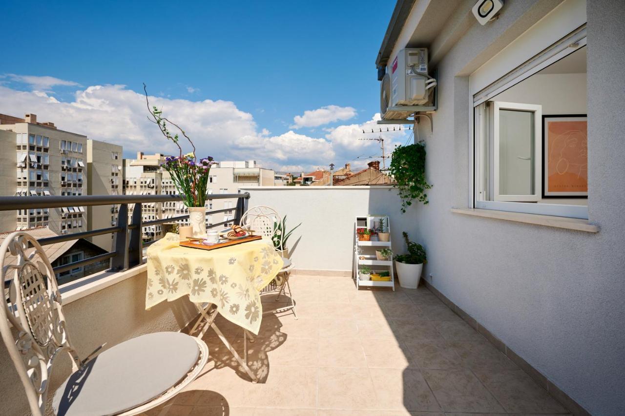 Modern & Spacious Rooftop With Natual Sunlight * Split