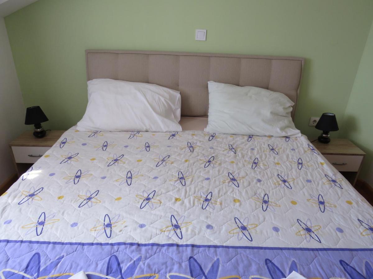 Ante Apartment *