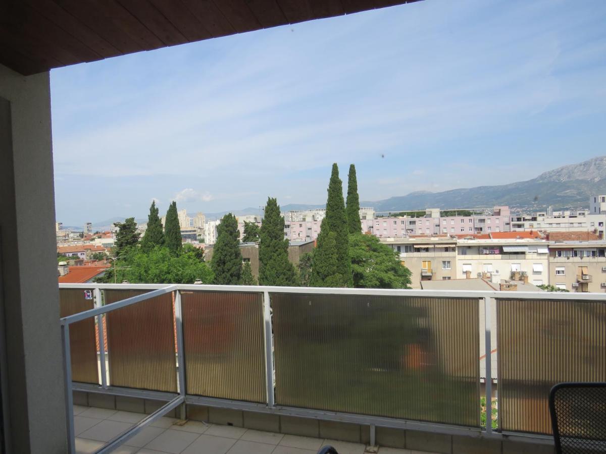 Ante Apartment *