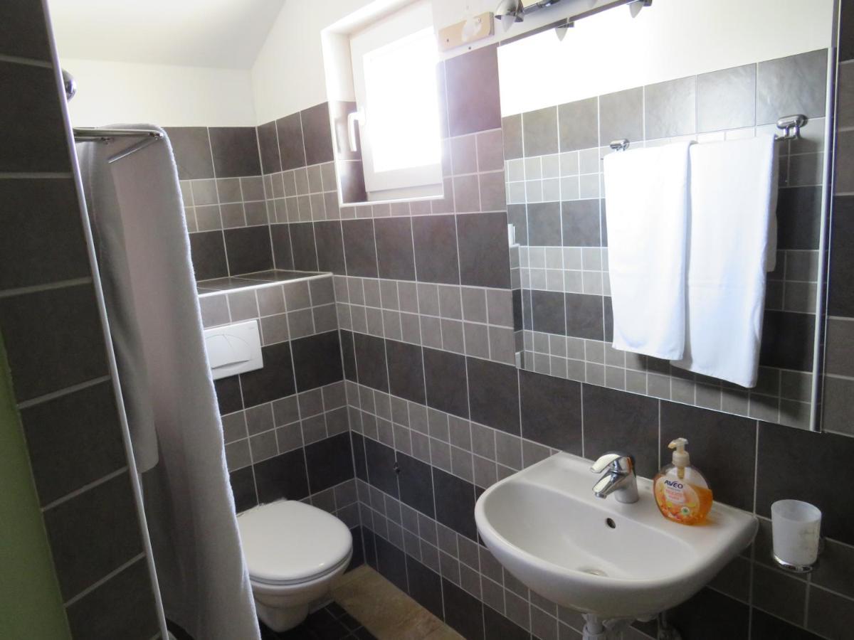 Ante Apartment *