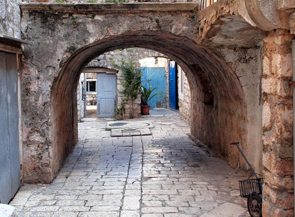 Ante * Split