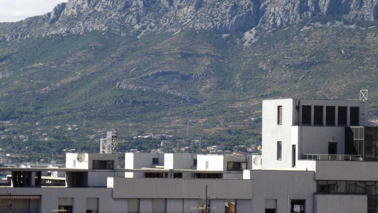 Ante Apartment Split