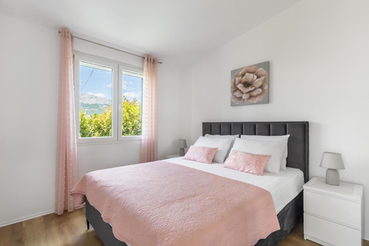 Tonina - House With Terrace, Jacuzzi, Free Parking *
