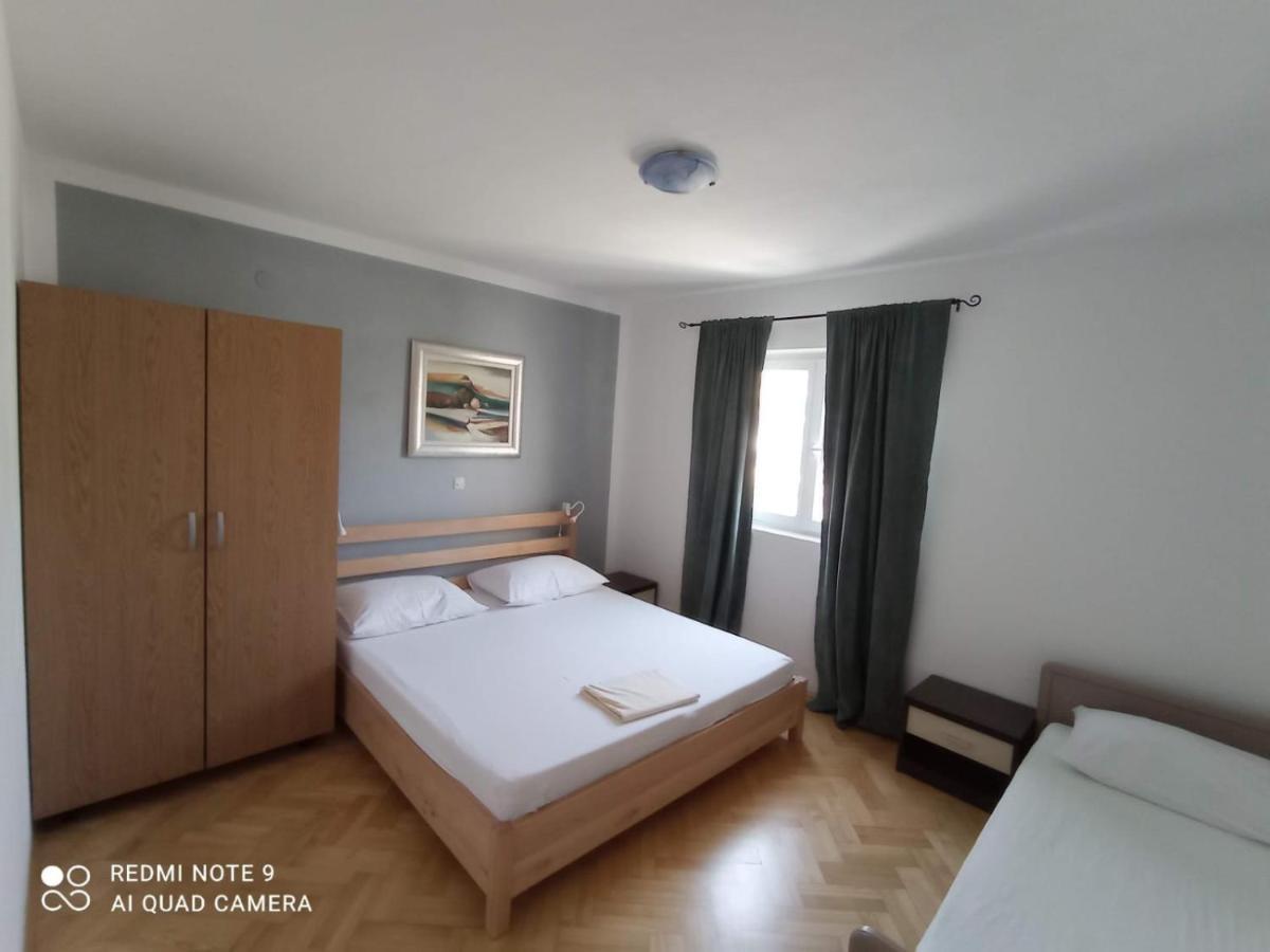 Sea View With Swimming Pool Near Apartment Split