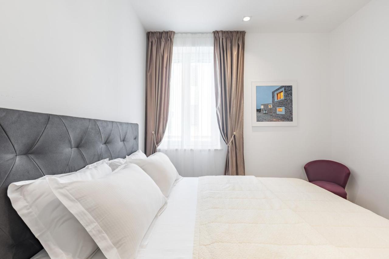 Apartment Eva Luxury Two Bedrooms & Bacvice Split