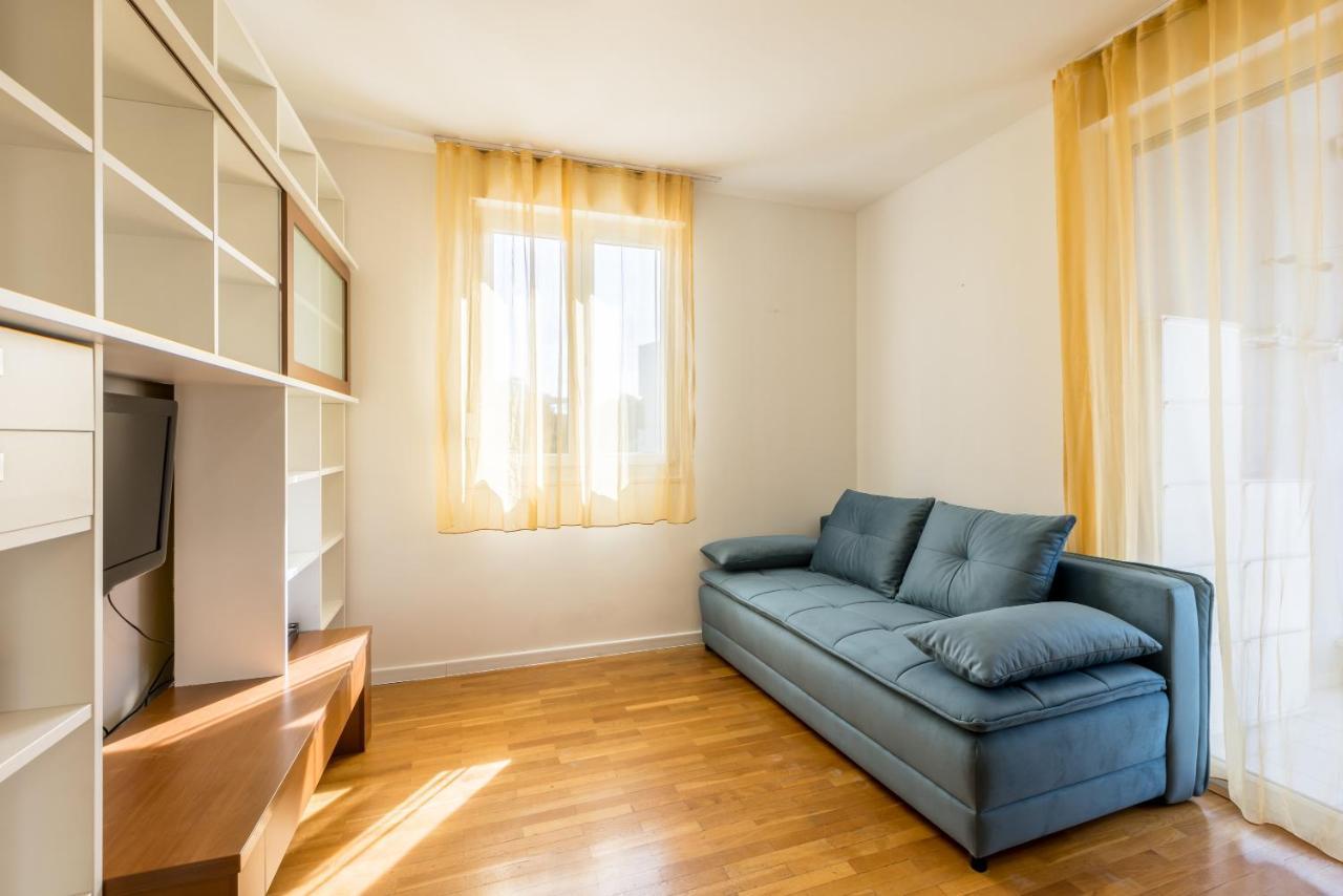 Apartment Hana *