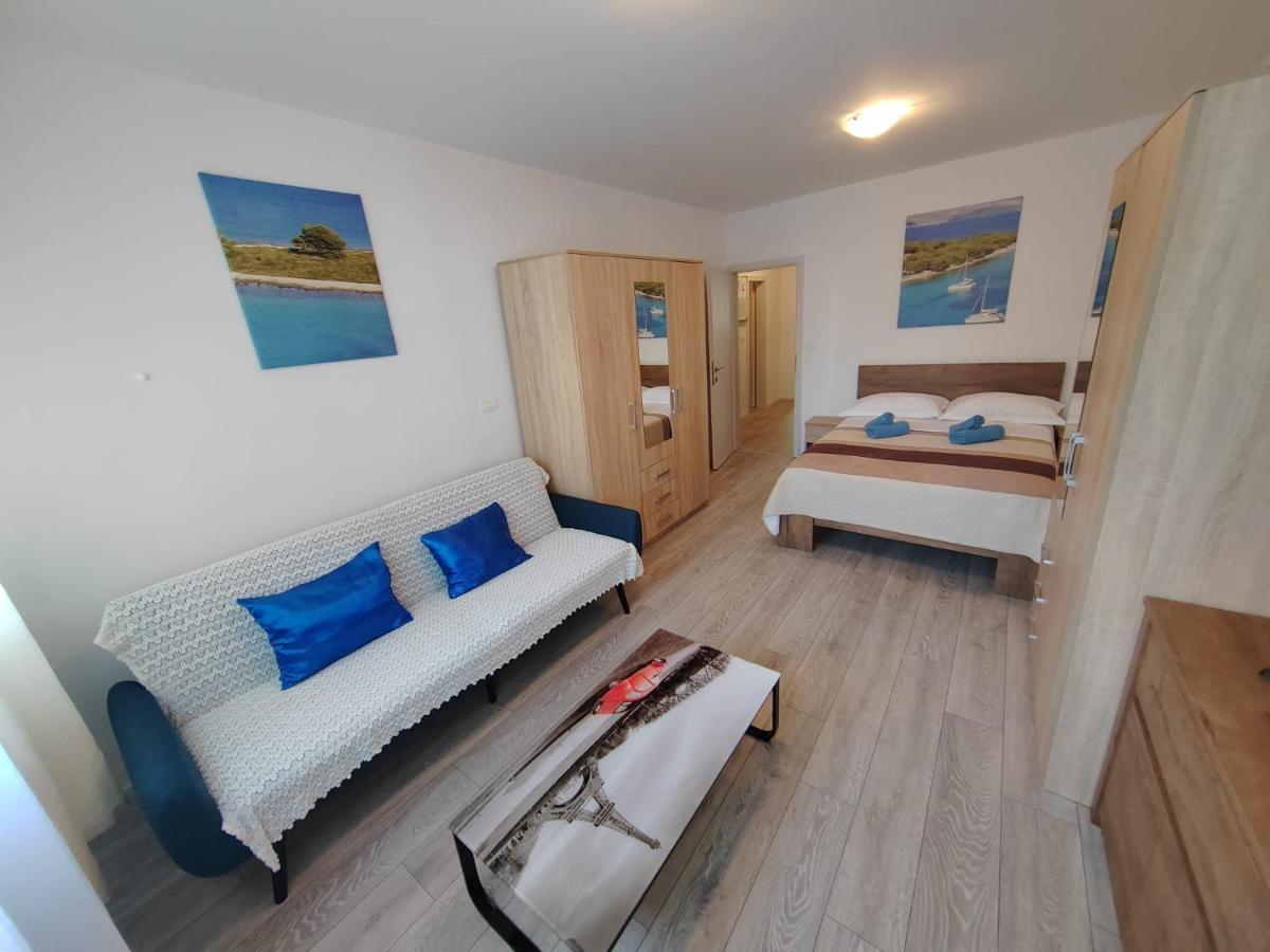 Indigo Apartment *