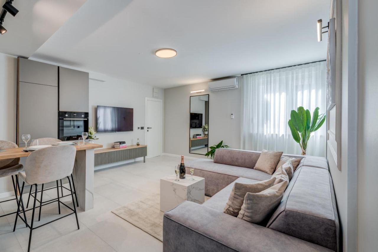 Beachfront Znjan Apartment Split