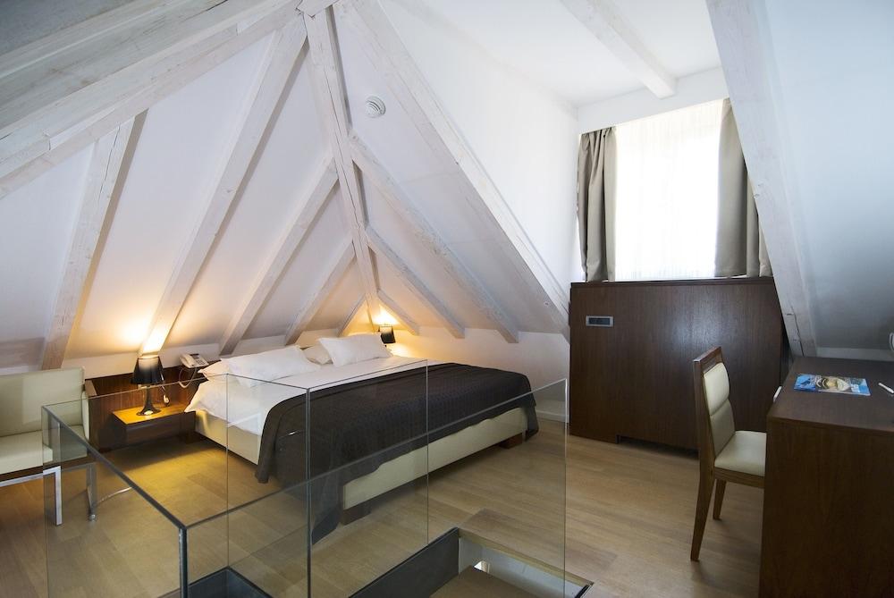 Vestibul Palace & - Small Luxury Of The World