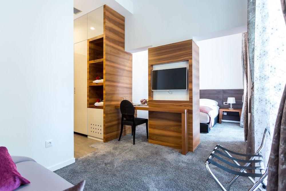 Starlight Luxury 4* Split